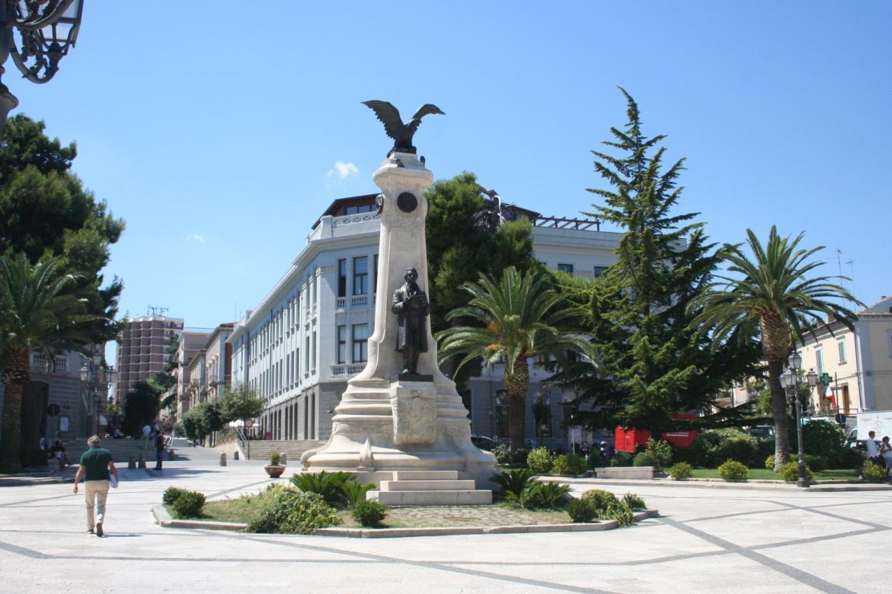 Al Faro Bianco E Con Parcheggio Bed & Breakfast Vasto