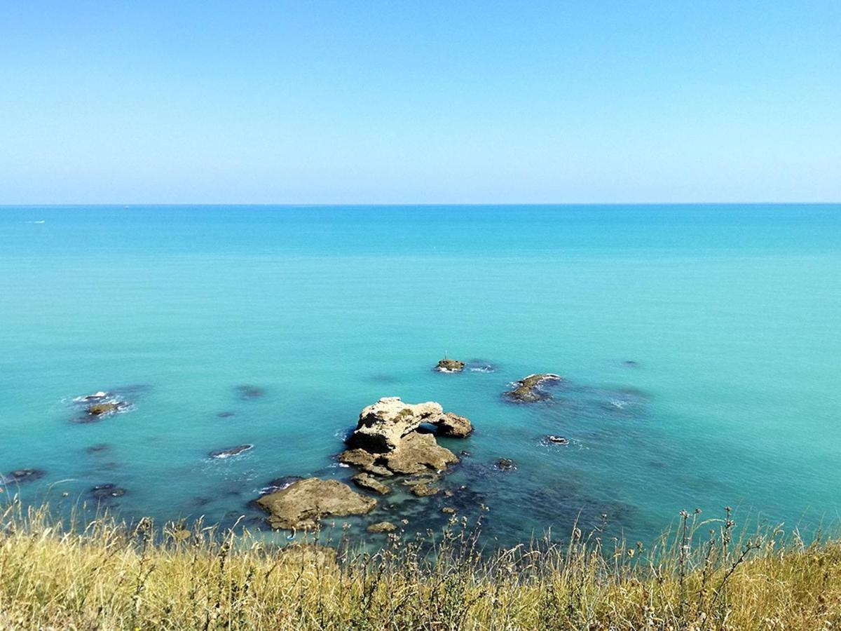 Al Faro Bianco E Con Parcheggio Bed & Breakfast Vasto