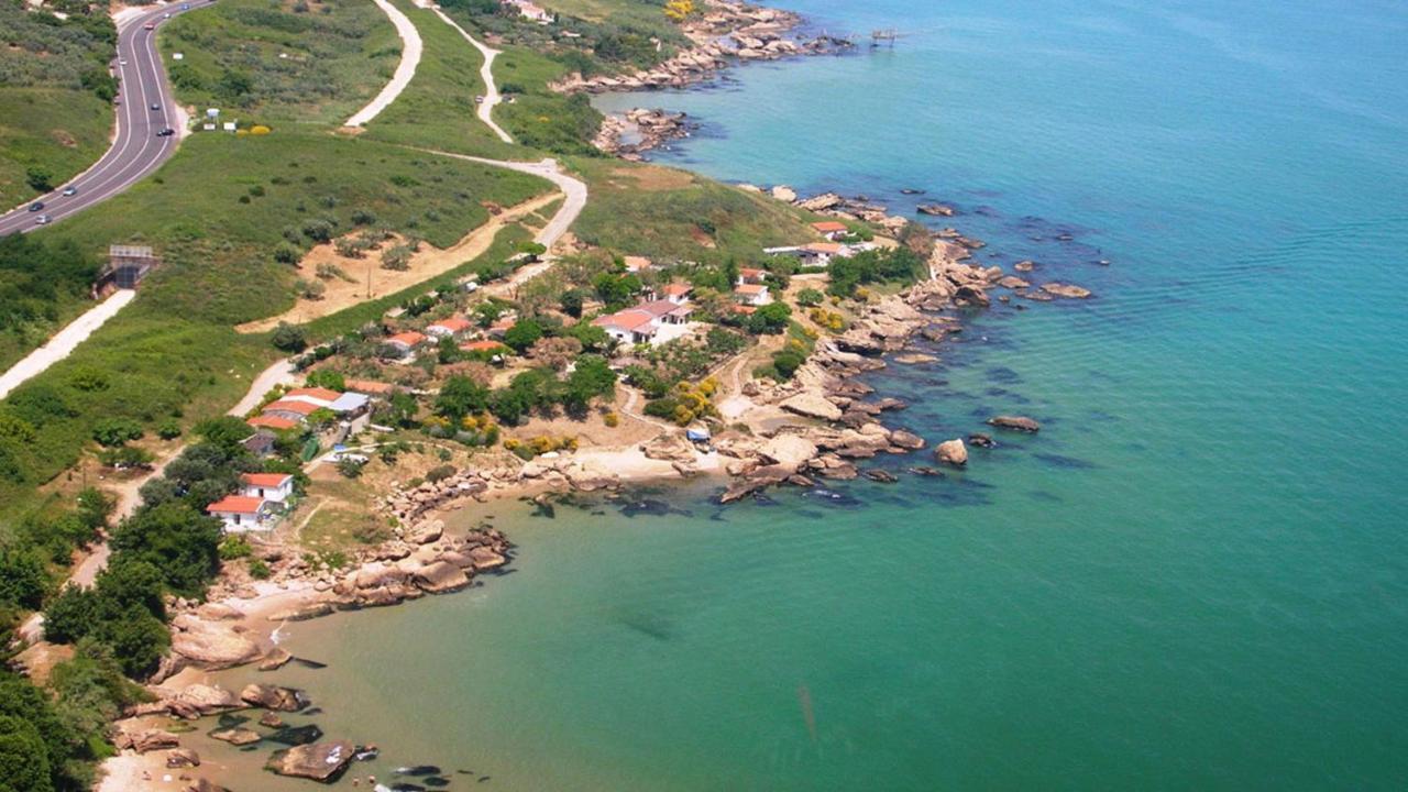 Al Faro Bianco E Con Parcheggio Bed & Breakfast