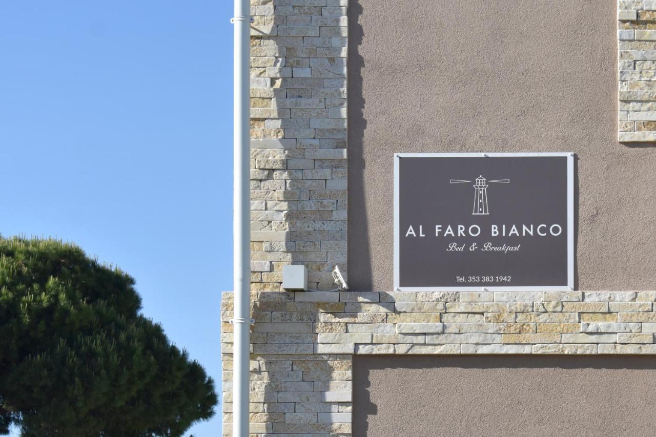 Al Faro Bianco E Con Parcheggio Bed & Breakfast *